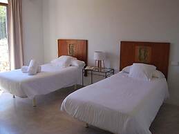 Attractive Holiday Home With Pool