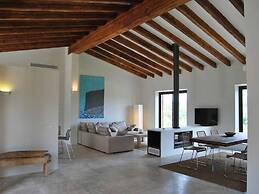 Attractive Holiday Home With Pool