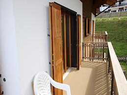 Apartment With Parking Available