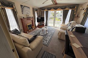 2 Bed Lodge Sleeps 5 - Pet Friendly, Wifi, Parking