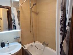 Apartment With Swimming Pool