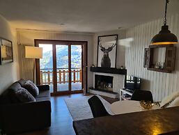 Apartment With Swimming Pool