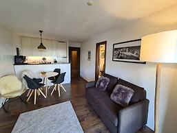 Apartment With Swimming Pool