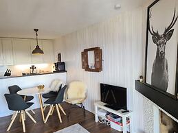 Apartment With Swimming Pool