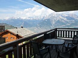 Traditional Apartment With Balcony