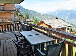 Traditional Apartment With Balcony