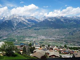 Traditional Apartment With Balcony