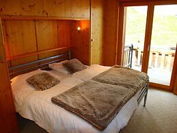 Traditional Apartment With Balcony