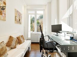 Lavish Villa With Infinity Pool and Views