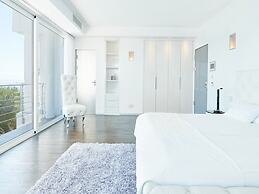 Lavish Villa With Infinity Pool and Views