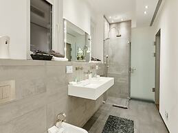 Lavish Villa With Infinity Pool and Views