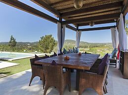 Holiday Home With Barbecue Space