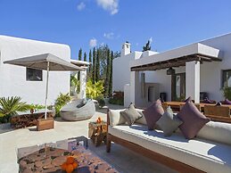 Holiday Home With Barbecue Space