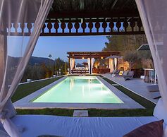 Holiday Home With Barbecue Space