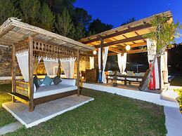 Holiday Home With Barbecue Space