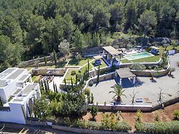 Holiday Home With Barbecue Space