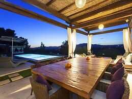 Holiday Home With Barbecue Space