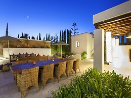 Holiday Home With Barbecue Space