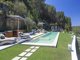 Holiday Home With Barbecue Space