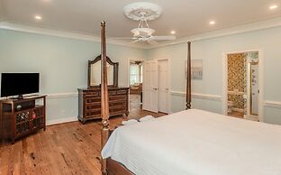 18 Fiddlers Cove Dr - 5 Bed/4 Bath w/ Resort Access & Golf Cart!