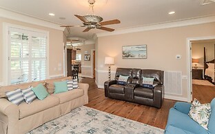 18 Fiddlers Cove Dr - 5 Bed/4 Bath w/ Resort Access & Golf Cart!