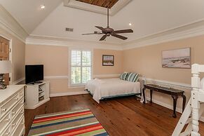 18 Fiddlers Cove Dr - 5 Bed/4 Bath w/ Resort Access & Golf Cart!