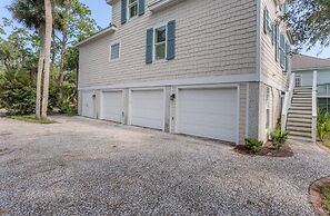 18 Fiddlers Cove Dr - 5 Bed/4 Bath w/ Resort Access & Golf Cart!