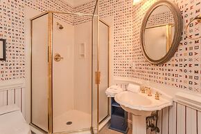 18 Fiddlers Cove Dr - 5 Bed/4 Bath w/ Resort Access & Golf Cart!