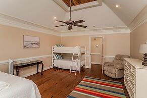 18 Fiddlers Cove Dr - 5 Bed/4 Bath w/ Resort Access & Golf Cart!