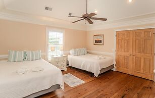 18 Fiddlers Cove Dr - 5 Bed/4 Bath w/ Resort Access & Golf Cart!