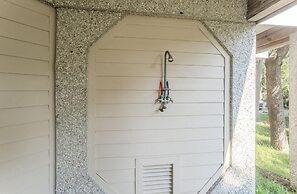 18 Fiddlers Cove Dr - 5 Bed/4 Bath w/ Resort Access & Golf Cart!