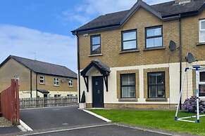 Portrush - 3 Bed - 2 Bath - Parking - Pet Friendly