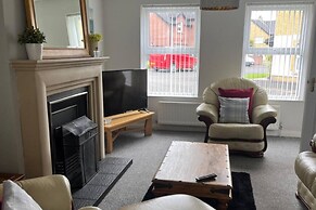 Portrush - 3 Bed - 2 Bath - Parking - Pet Friendly