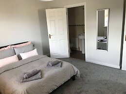 Portrush - 3 Bed - 2 Bath - Parking - Pet Friendly