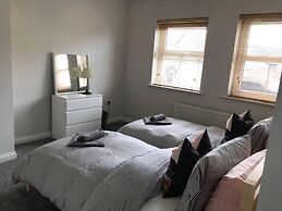 Portrush - 3 Bed - 2 Bath - Parking - Pet Friendly