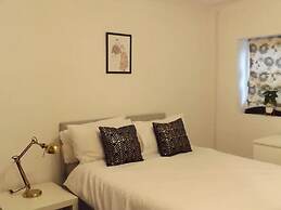 Room in Guest Room - Comfortable Single Room in Coventry