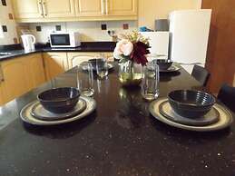 Room in Guest Room - Large Comfortable Room Coventry