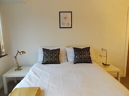 Room in Guest Room - Large Comfortable Room in Coventry