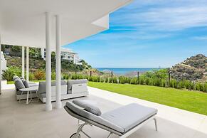 Hillside Flat With Pool in Palo Alto - Ref M49