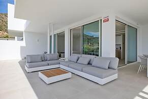 Hillside Flat With Pool in Palo Alto - Ref M49