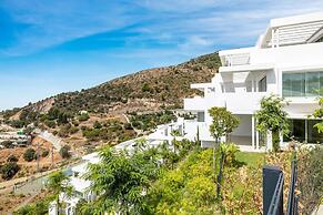 Hillside Flat With Pool in Palo Alto - Ref M49