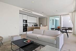 Hillside Flat With Pool in Palo Alto - Ref M49