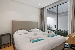 Hillside Flat With Pool in Palo Alto - Ref M49