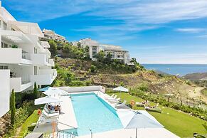 Hillside Flat With Pool in Palo Alto - Ref M49