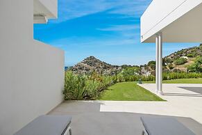 Hillside Flat With Pool in Palo Alto - Ref M49