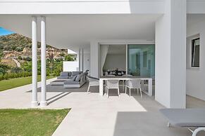 Hillside Flat With Pool in Palo Alto - Ref M49