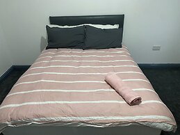 Room in Guest Room - Double Room in Coventry City Centre