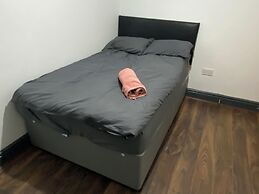 Room in Guest Room - Comfortable Room in Coventry City Centre