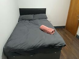 Room in Guest Room - Comfortable Room in Coventry City Centre