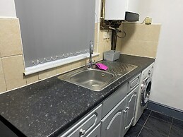 Room in Guest Room - Spacious Room in Coventry City Centre